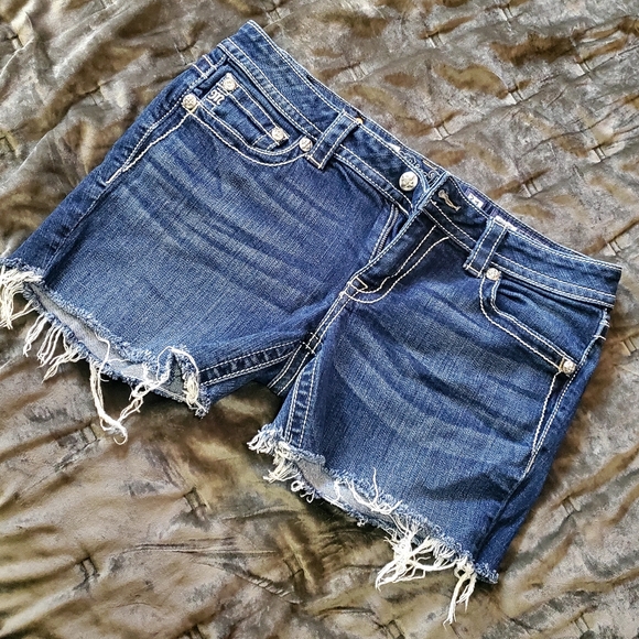 Miss Me Shorts - Picture 2 of 6